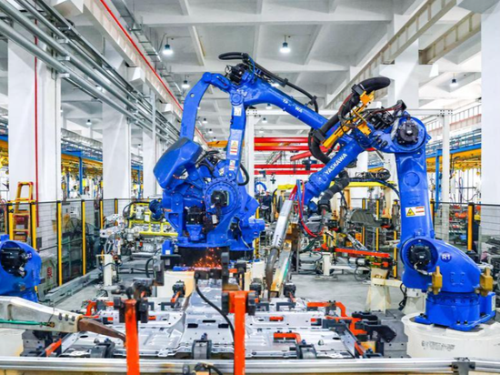 China's GDP expands 4.7 pct year on year in H1