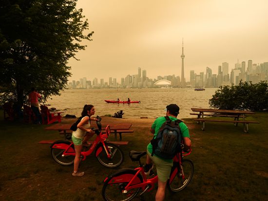 Toronto air ranked among world's worst as wildfire smoke billows south