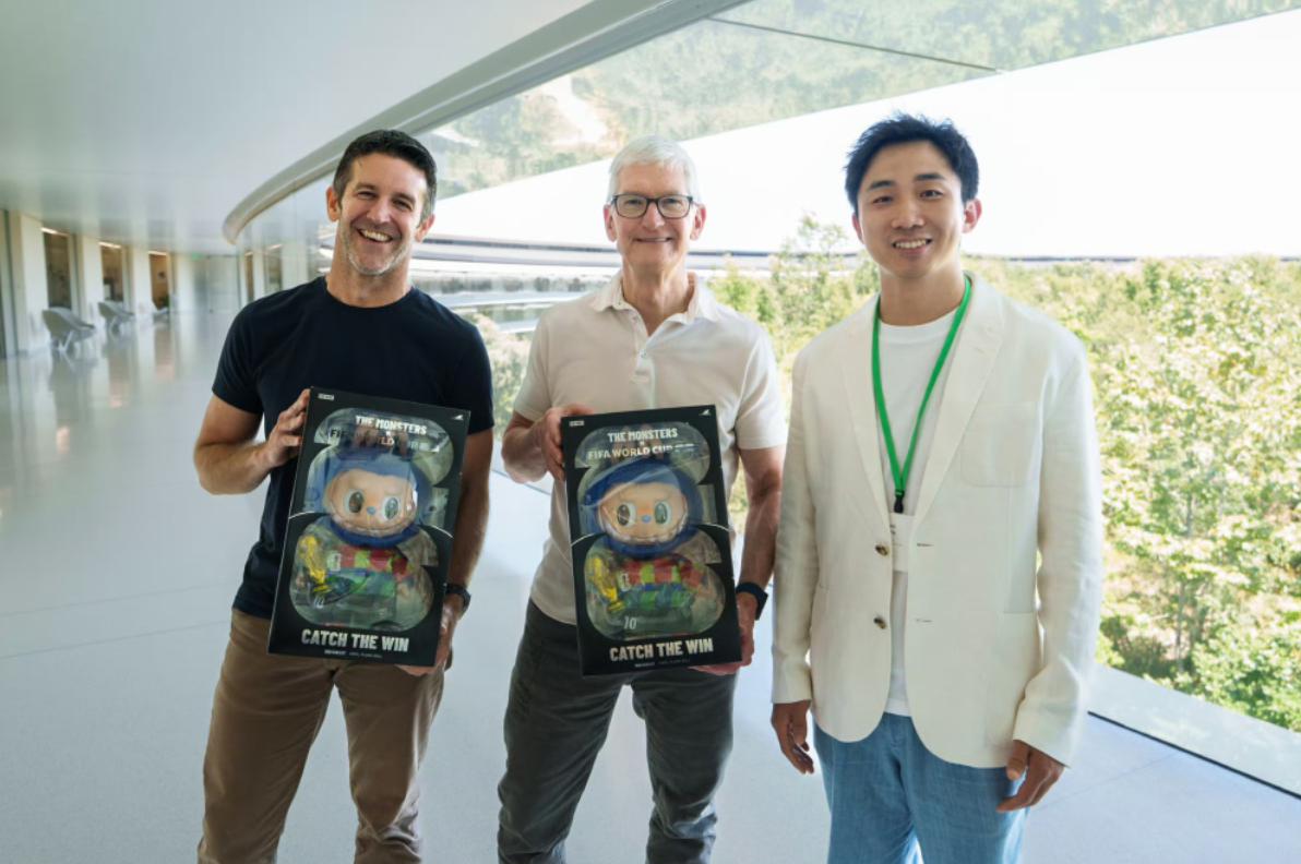 Wang Ning (right), founder and chairman of Pop Mart, meets Apple CEO Tim Cook (center) and John Ternus, Apple's senior vice president of Hardware Engineering and incoming CEO, at Apple Park in the US on July 14, 2026. Photo: Pop Mart's official Weibo account