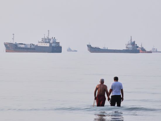 US widens Iran campaign with key port and bridges strikes