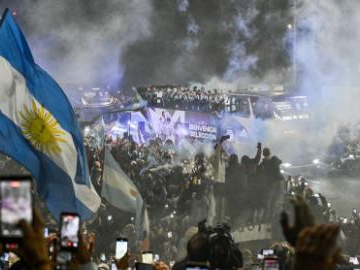 Fans of Argentina welcome national football team in Buenos Aires
