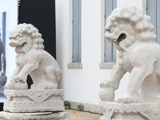ROK returns pair of Qing Dynasty stone lions to China
