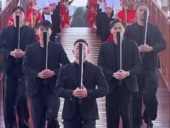 Munao Zongge: powerful dance of the Jingpo people
