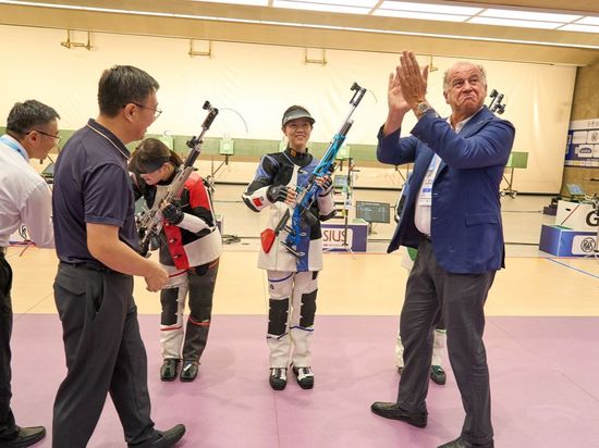 16-year-old Du Yuchen captures first ISSF World Cup title on home range
