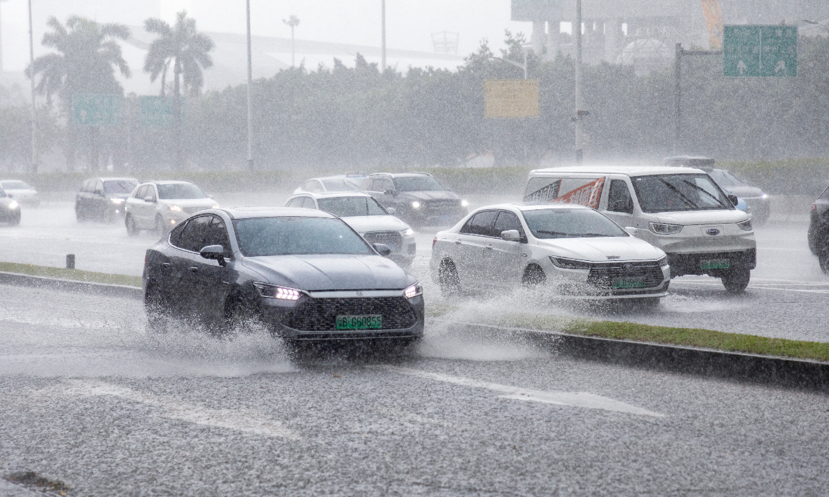 Shenzhen in South China’s Guangdong Province is hit by afternoon thunderstorms as Typhoon Noul nears on July 25, 2026. Photo: VCG