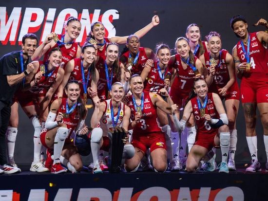 Türkiye rallies past Brazil for second Women's VNL title