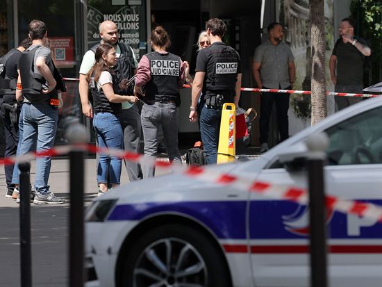 Paris police arrest man who wounded three women with knives