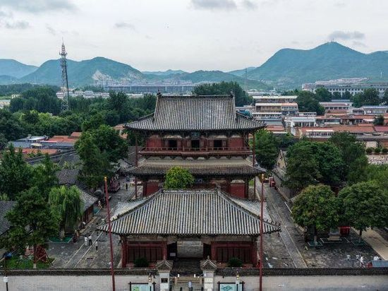 Glimpse of ancient Dule Temple in Tianjin