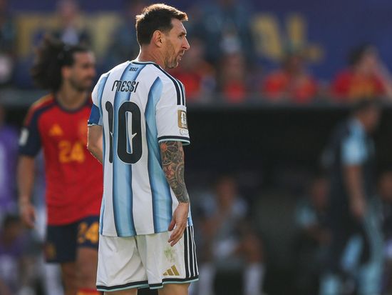 Messi returns to Miami training after World Cup break