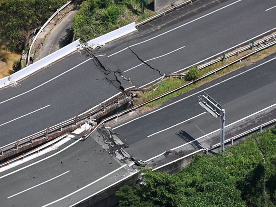Death toll from Kumamoto earthquake rises to 30, Japanese PM says