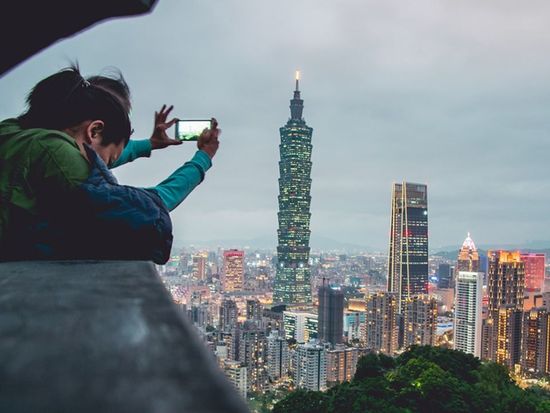 Taiwan society needs to understand the crucial signals from these two major meetings: Hai Feng