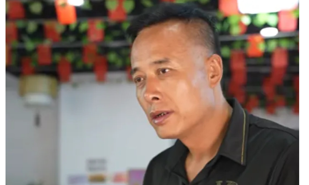 The barbecue chef who looks like Elon Musk Photo: Screenshot from media reports