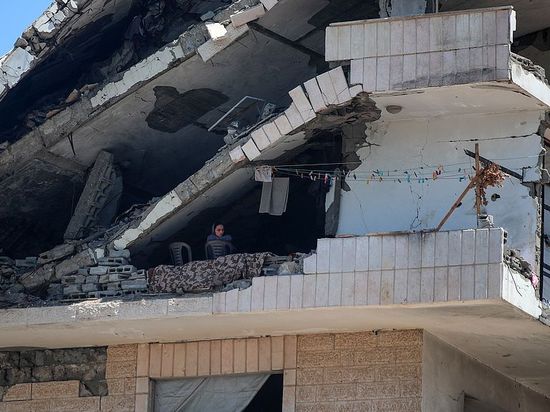 Israeli strikes kill 18 in Gaza as truce talks remain deadlocked