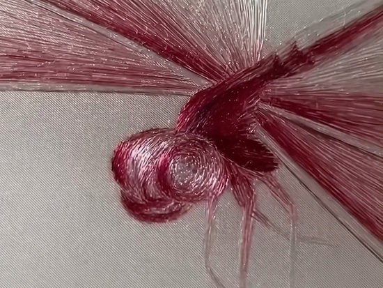 Naked-eye 3D embroidery
