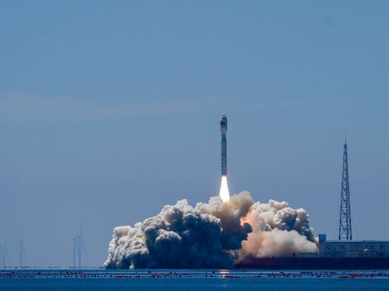 China's Smart Dragon-3 rocket successfully launches 2 satellites from sea