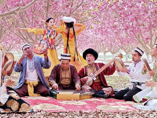 Global influencers explore Silk Road heritage in Aksu