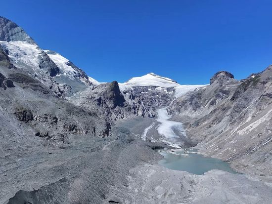 Amid record temperatures, Austria's largest glacier splitting in two