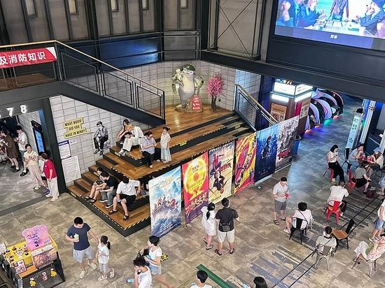 China's summer movie season heats up with 30-day box-office streak