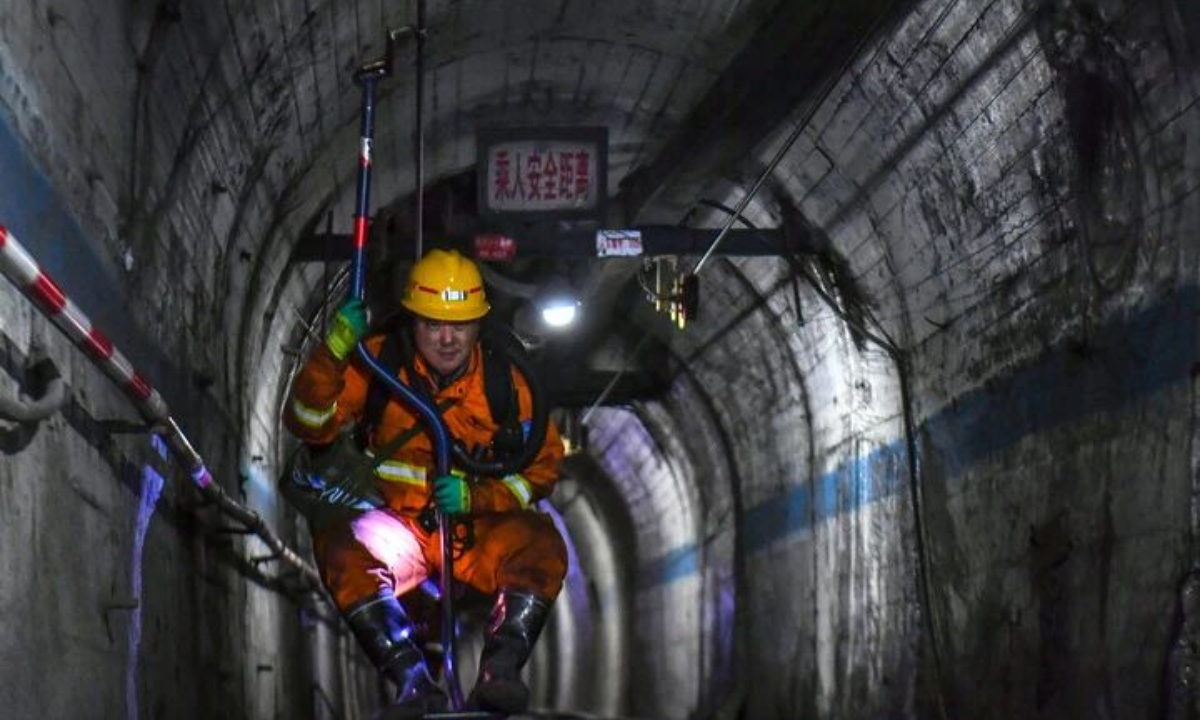 Rescuers emerge from the mine after more than 10 hours of underground search operations at the Liushenyu coal mine in Changzhi, North China's Shanxi Province on May 23, 2026. Photo: Xinhua