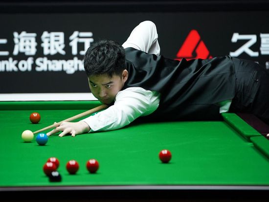 Si Jiahui sets up second-round clash with Robertson at WST China Open
