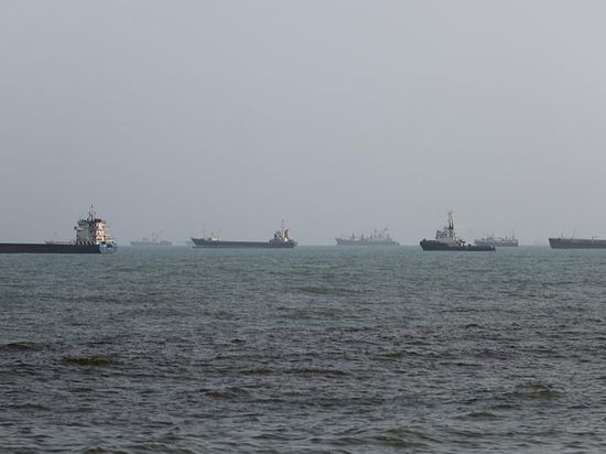 Strait of Hormuz reopening remains uncertain as Iran, US hold firm