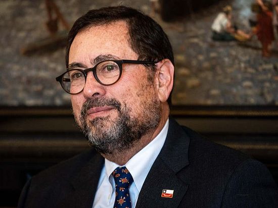 Chilean FM to visit China