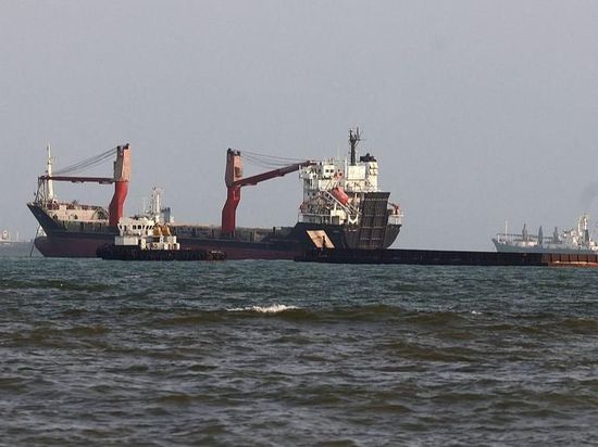 Iran says agreement reached with Oman on map of new route in Hormuz Strait