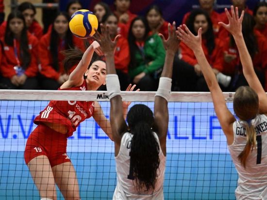FIVB Volleyball Girls' U17 World Championship final: Türkiye vs. US
