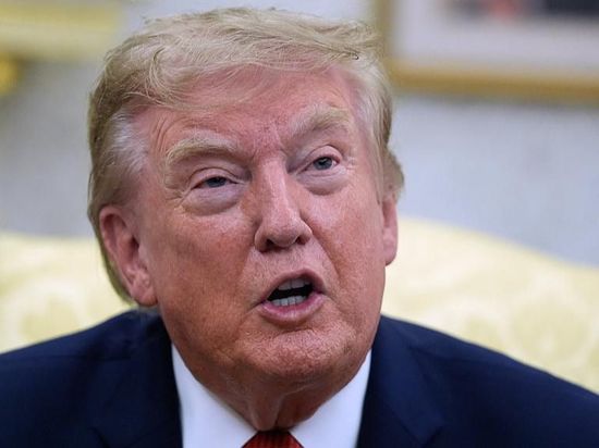 Trump says not seeking extension of Iran deal, threatens to bomb Oman