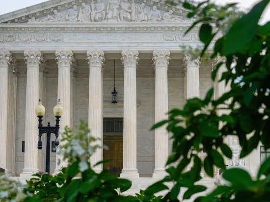 US Supreme Court lifts lower court ruling that blocks Trump's order to restrict mail-in voting