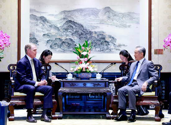 Chinese FM meets US ambassador to China, urging removing disruptions to bilateral high-level exchanges