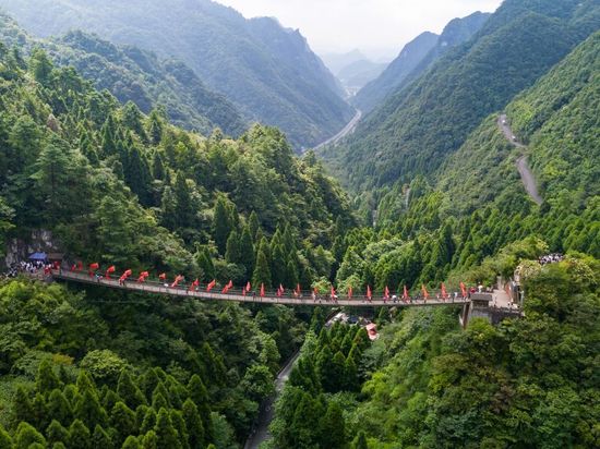 Loushan Pass in SW China's Guizhou develops tourism to support rural revitalization
