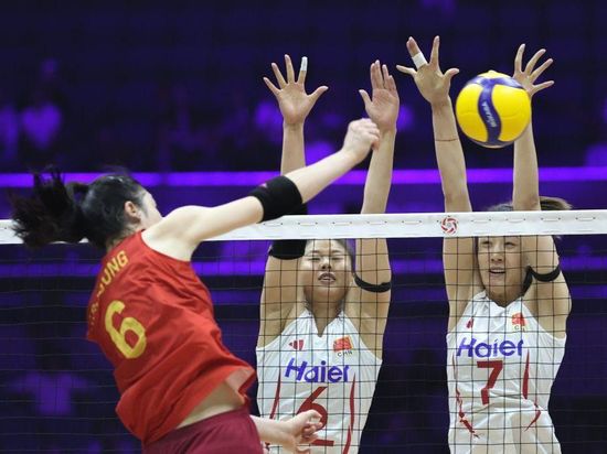 AVC Women's Volleyball Continental Championship: China vs. Vietnam