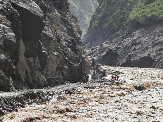 Heavy rain forecast for Gyirong in Xizang as rescue efforts continue