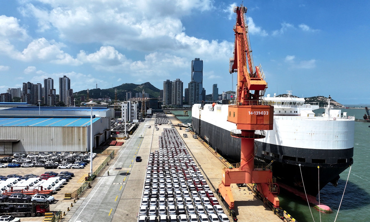 A roll-on/roll-off ship docks at a berth at Lianyungang Port in East China's Jiangsu Province on August 25, 2026, to load China-made vehicles for export. Photo: VCG