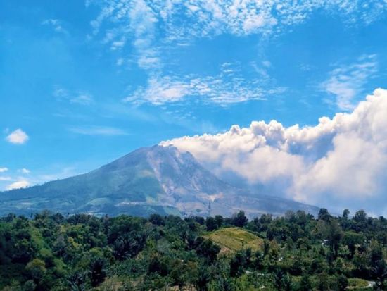 615 residents evacuated as Indonesia's Mount Sinabung activity intensifies