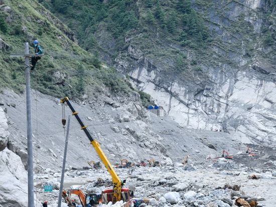 Power restored at mudslide-hit border port in China's Xizang