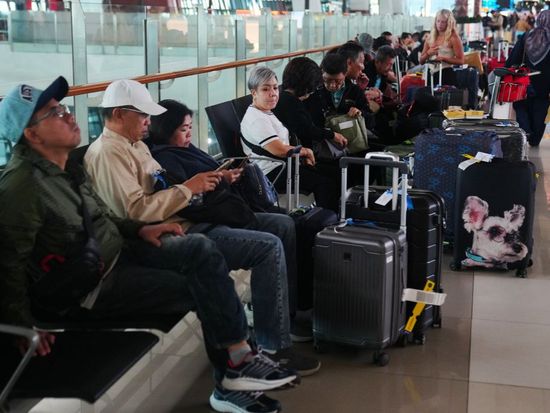 Indonesia cancels flights at Jakarta airport as Anak Krakatau volcano erupts