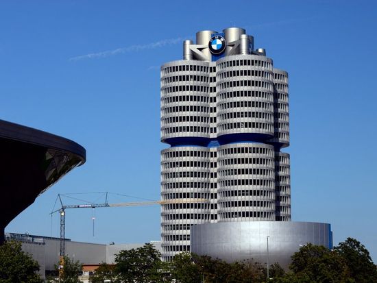 German factory output falls 1.1 percent in July