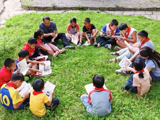 Xi extends Teachers' Day greetings, urges nurturing capable youth for national rejuvenation