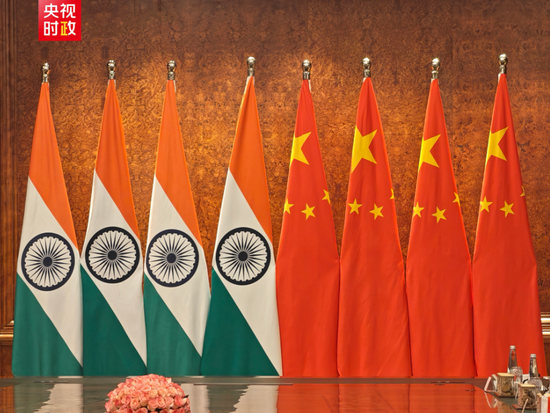 Xi meets Modi in New Delhi