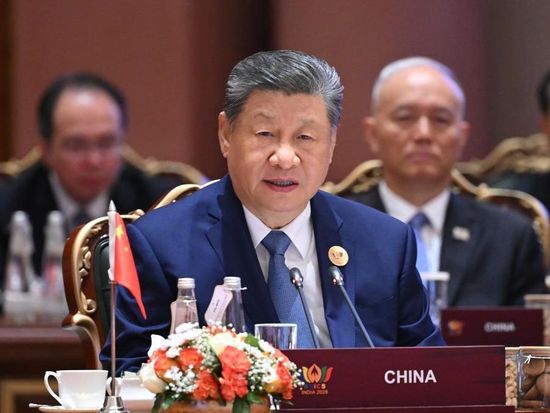 Xi urges BRICS to stand on right side of history, play pioneering role