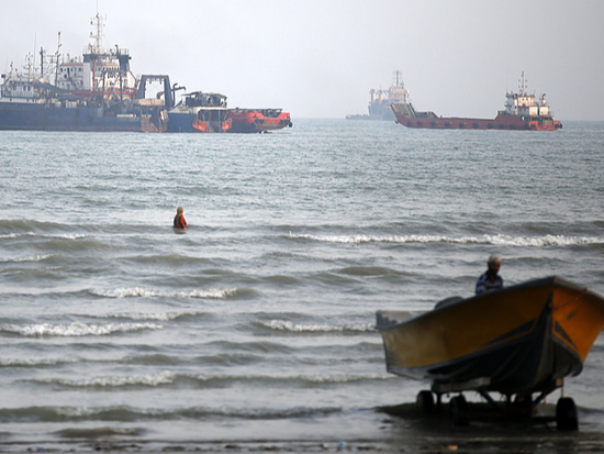 Iran, Oman agree on details of Hormuz Strait's new entry, exit routes