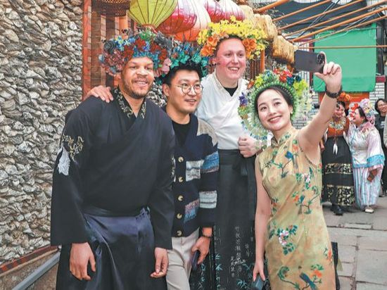 Fujian fishing village revels in crowning glory