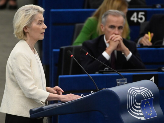 Von der Leyen proposes opening EU door to Canada as first associate member