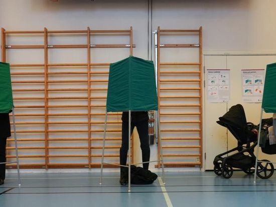 Sweden's opposition holds one-seat lead with 99 pct of districts counted