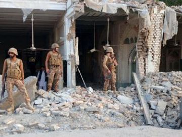 Death toll from blast, militant attack in NW Pakistan rises to 31
