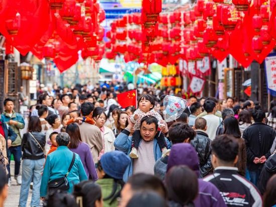 China eyes strong cultural, tourism industries by 2030