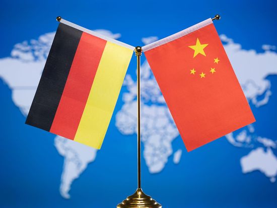 Chinese FM holds phone talks with German counterpart on bilateral ties