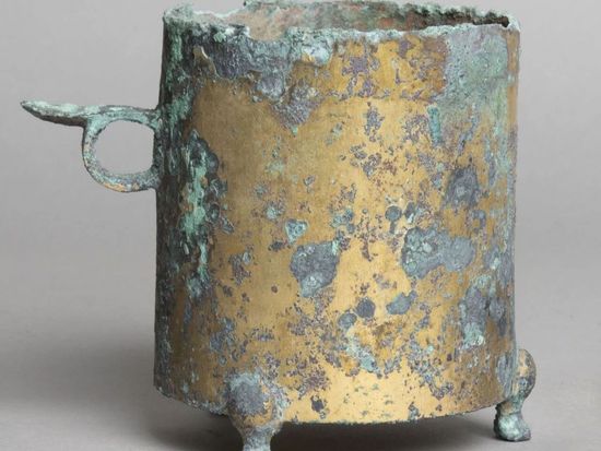 Britain returns 12 cultural relics, artworks to China